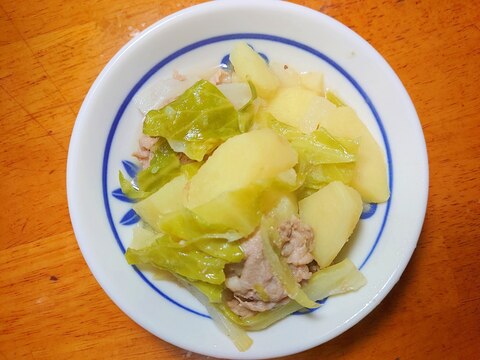 豚肉とじゃがいもの蒸し煮